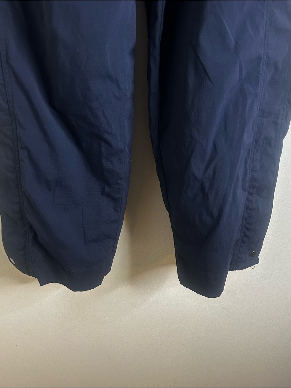 Athleta Trekkie High Rise Parachute Pants Womens Size 6 Navy Blue Hiking Travel - Picture 3 of 9
